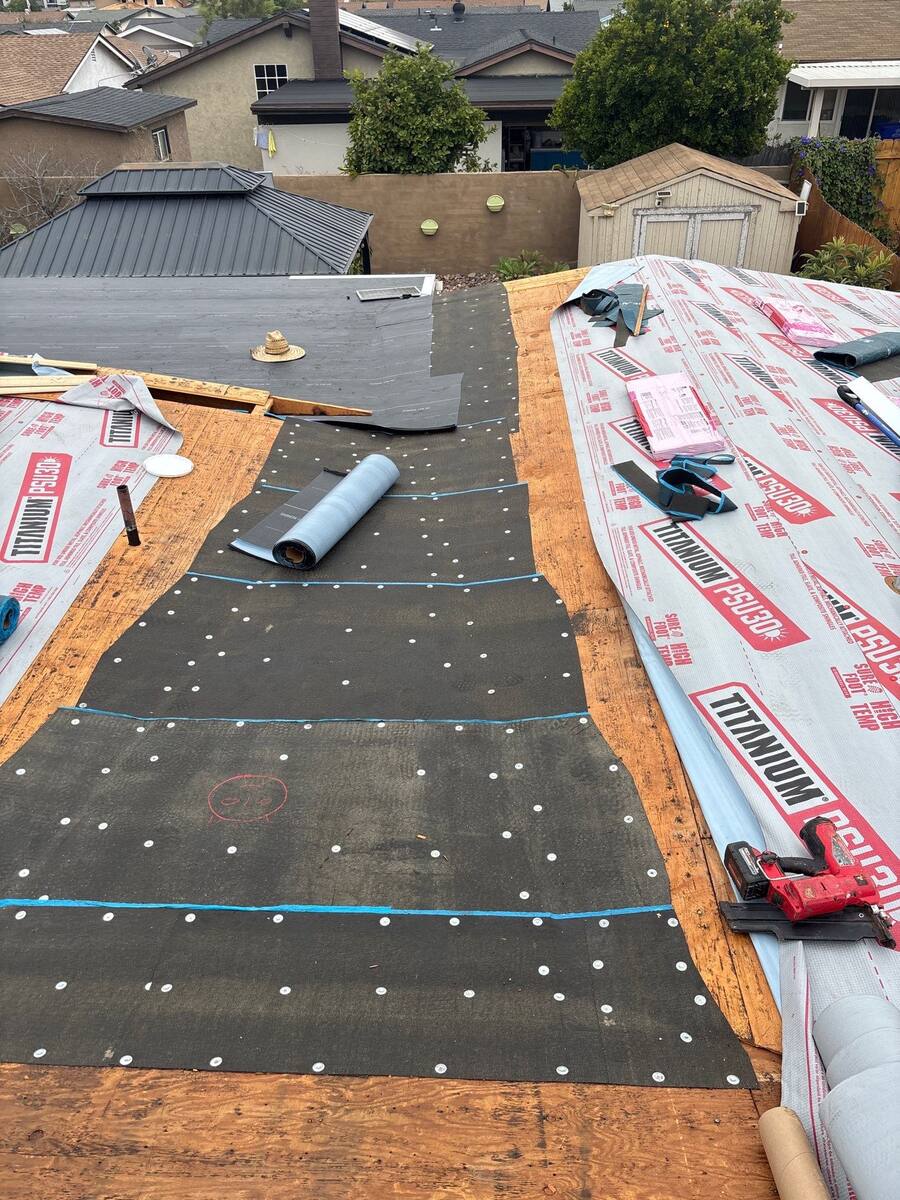 Mechanically attached modified bitumen base sheet with cap fasteners